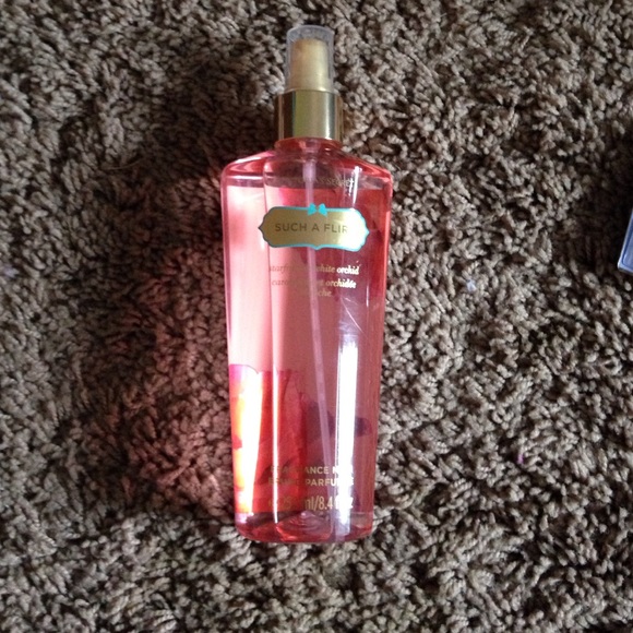 Vs such a flirt body spray brand new