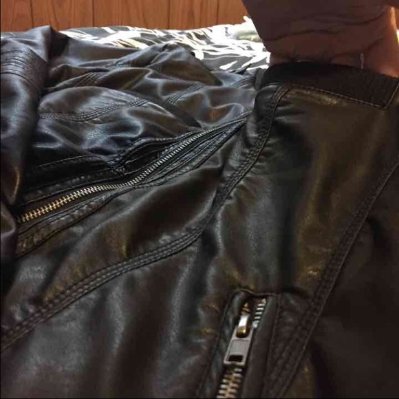 Motorcycle jacket - Picture 2 of 4