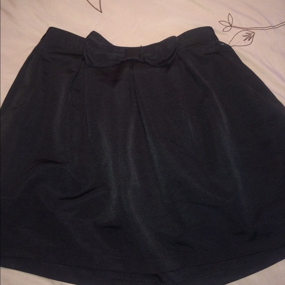 Black bow skirt