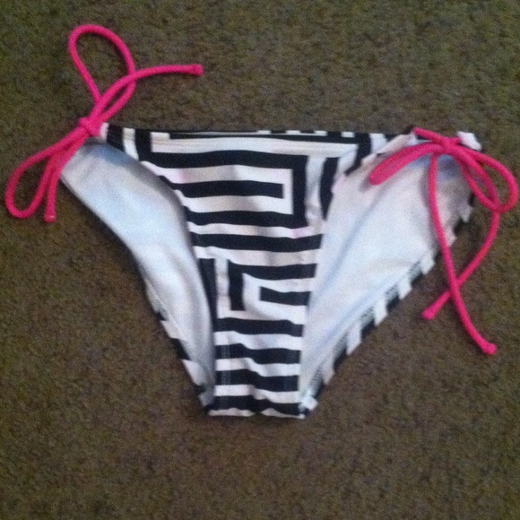 Swimsuit bottoms