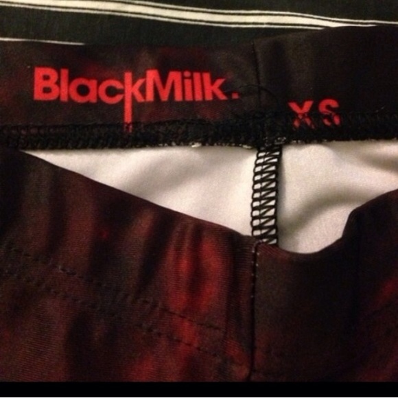 • BLACKMILK LEGGINGS • - Picture 2 of 3