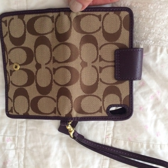 SOLD 💯Authentic Coach Iphone 5S case with wallet - Picture 3 of 3
