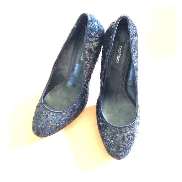 Black sequin pumps