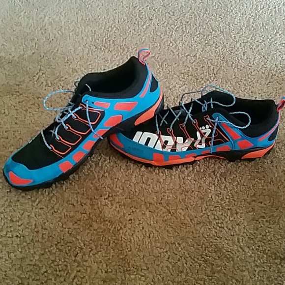 NWOT  Inov trail running shoes