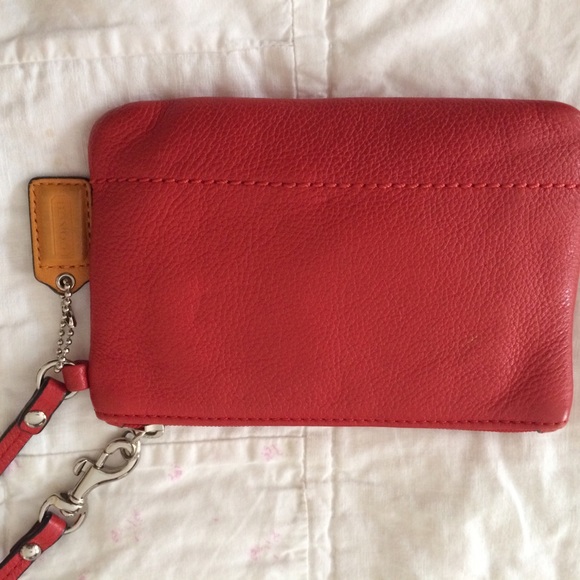 💯Authentic Coach wristlet coin zip! - Picture 2 of 4