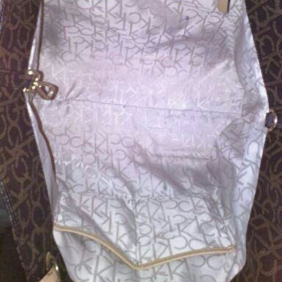 Calvin Klein large monogrammed tote bag - Picture 3 of 4