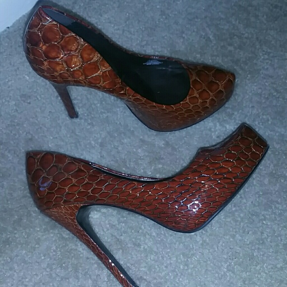 Jessica Simpson pump
