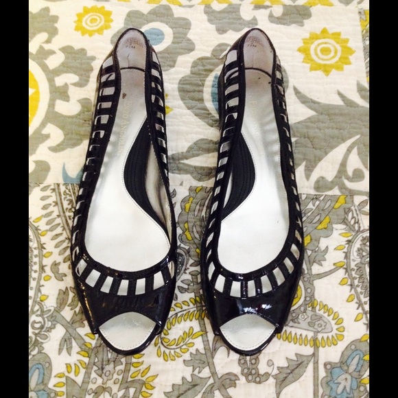 Enzo Angiolini black flats