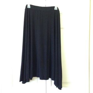 😱FINAL MARKDOWN-BEING DONATED😱Basic Black Skirt
