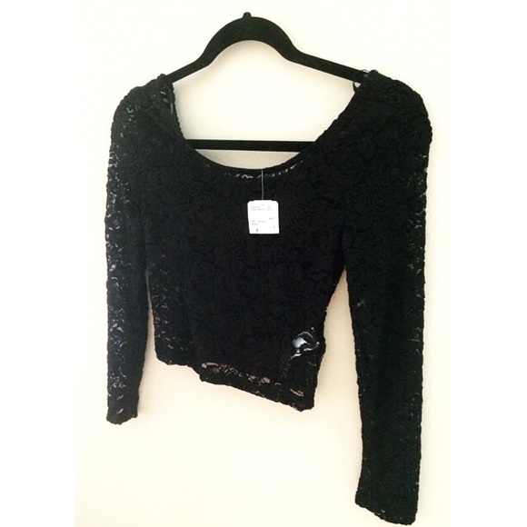 *New With Tag* Forever21 Lace Crop Top
