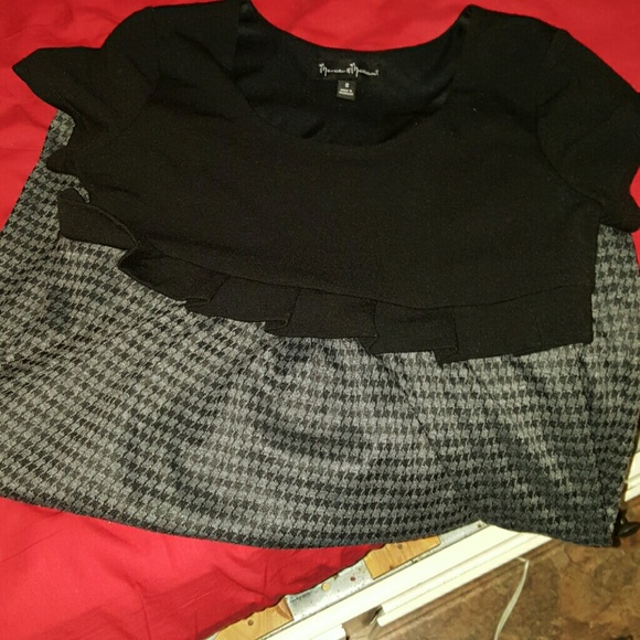 Dress - Picture 2 of 2