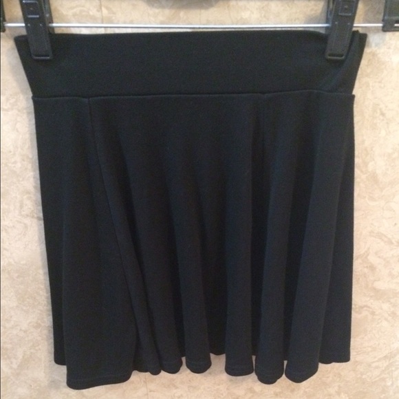 Black skater skirt