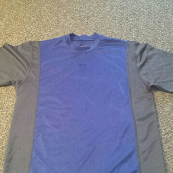 Men's small Nike shirt