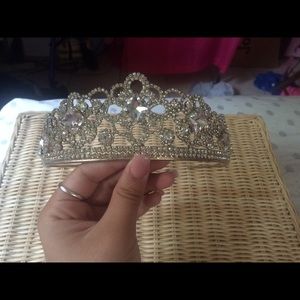 Quinceañera or sweet sixteen crown 👸✨