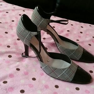 3 1/2 inch high heel shoe. Worn maybe 3 times