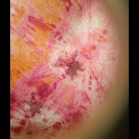 Multicolored shell - Picture 2 of 3