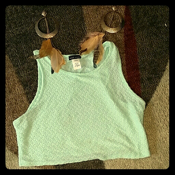 Wet seal crop top tank