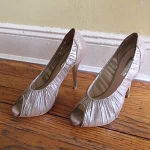 Great dressy gold shimmer heel peep toe 7.5