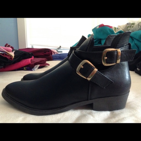 Mossimo Black Faux Leather Bootie