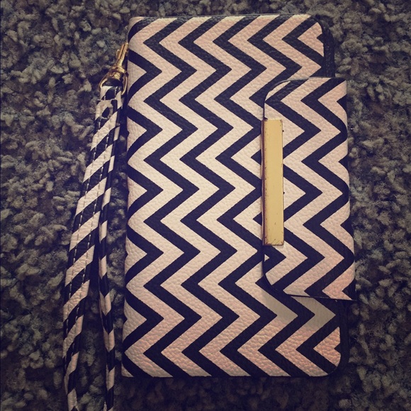 Clutches & Wallets - Phone case / Wallet