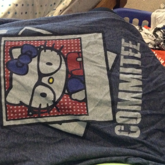 Hello Kitty yearbook commitee tee shirt - Picture 2 of 2