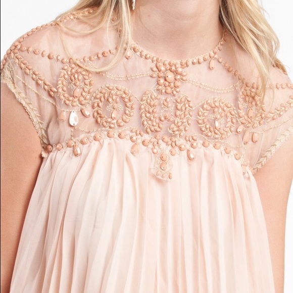 STYLESTALKER RHYTHM DRESS IN BEIGE - Picture 3 of 4