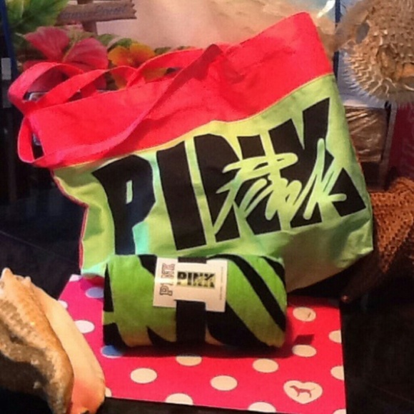 BNWT VS Beach Towel with matching tote