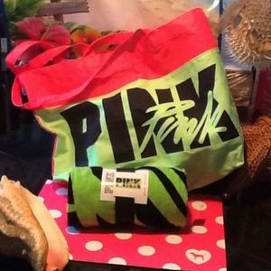 BNWT VS Beach Towel with matching tote