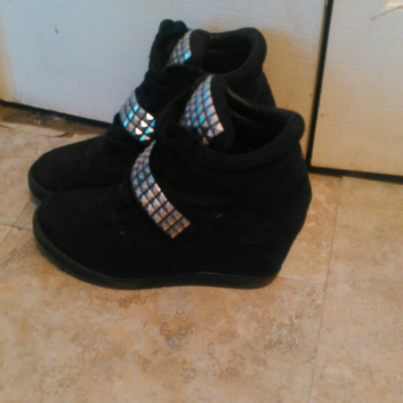 Rue 21 platform sneaker