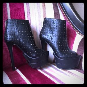 Jessica Simpson Raglins booties