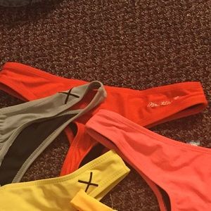 Red bottoms on hold for hgreen