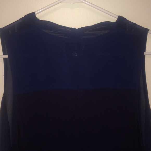 Sleeveless blouse - Picture 4 of 4