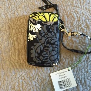 Vera Bradley all in one wristlet in baroque