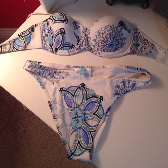 MUST GO ASAP. Emilio Pucci bikini set