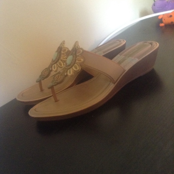 Sleek sandals - Picture 2 of 2