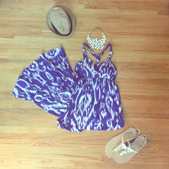 Dresses & Skirts - Blue and white abstract print maxi dress!