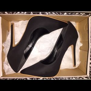 New, Pointy Black High Heels 😍👠