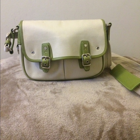 🎀green canvas leather coach cross body bag🎀