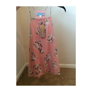 NWT Francesca's floral tank
