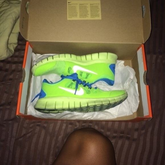 Nike free 5.0 GS size 6