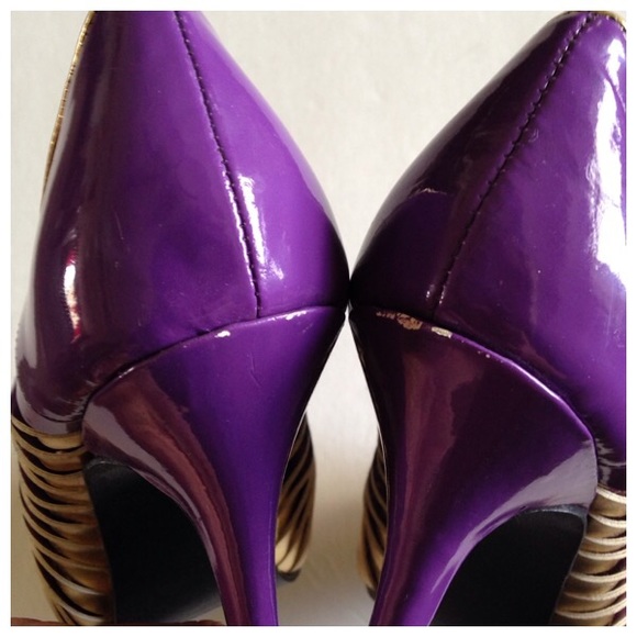 💥Host Pick💥 Stylish Purple & Gold Heels - Picture 4 of 4