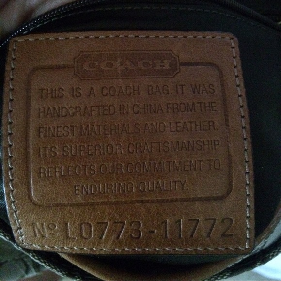 Classic Coach authentic purse - Picture 2 of 4