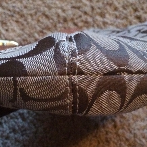 Classic Coach authentic purse - Picture 4 of 4