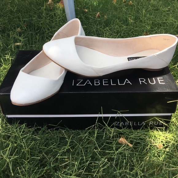 Shoes - Izabella Rue flats 💥read description💥
