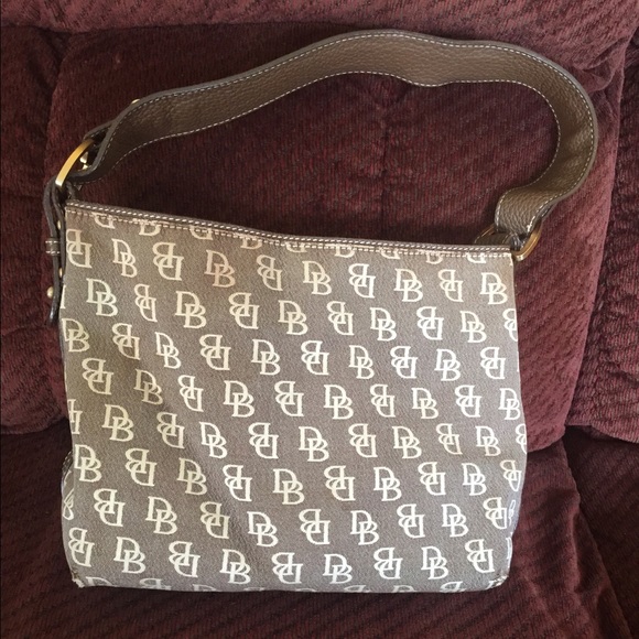 Dooney & bourke purse