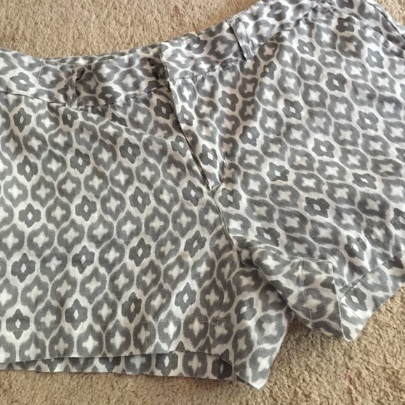 Shorts - Picture 3 of 4