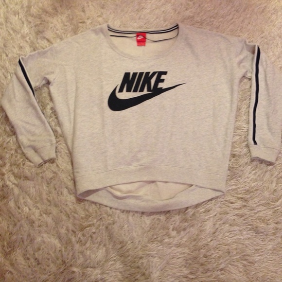 Nike high-low pullover