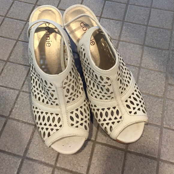 White wedges