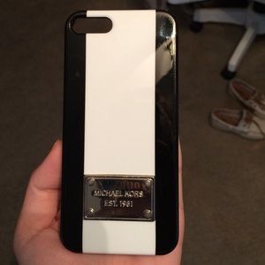 Michael Kors black and white 5s phone case