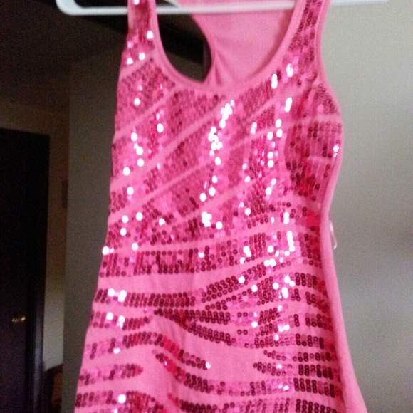 Sequin tank